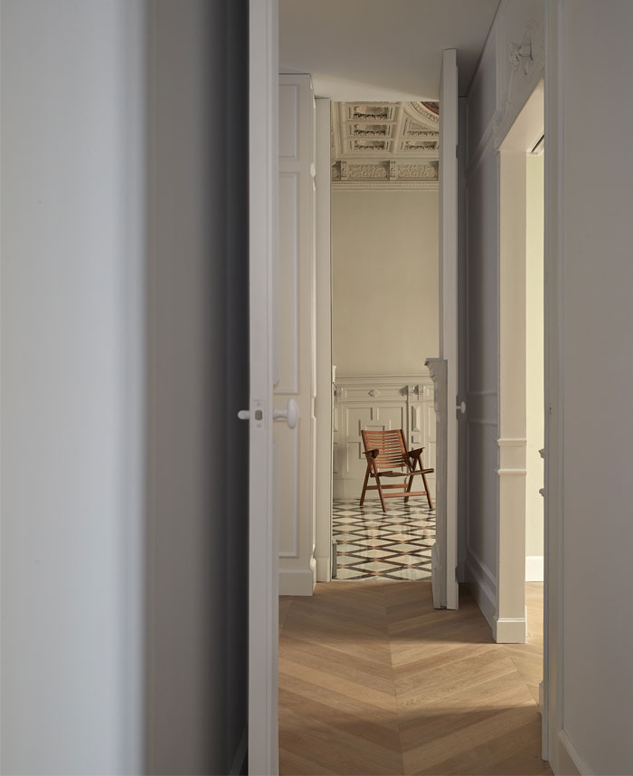 DG Estudio Uplifts 19th-century House in the Heart of Valencian Neighborhood dg arquitecto ave 7 house renovation valencia 2