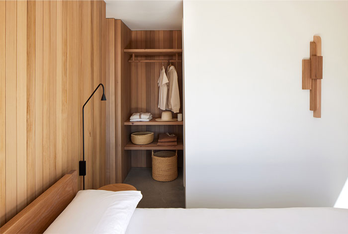 landing house industry of all nations 1