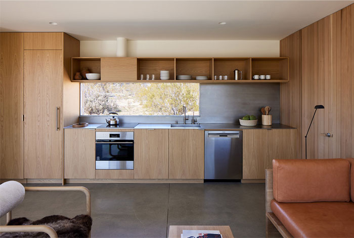 landing house industry of all nations 3