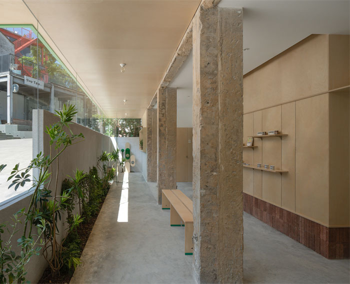 Pet friendly Space 9