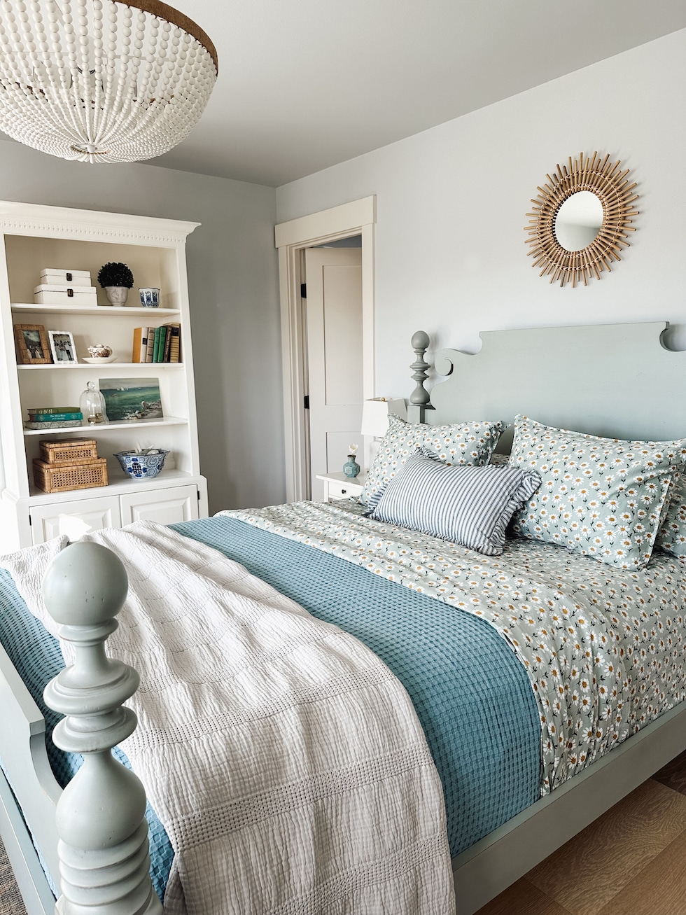 Fresh as a Daisy: Adorable Spring Sheets & Facebook Marketplace Quincy Bed is finally in our room!