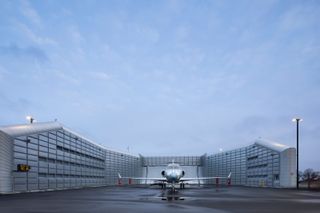 Bombardier Aircraft Assembly Centre, Toronto, NEUF architect(e)s