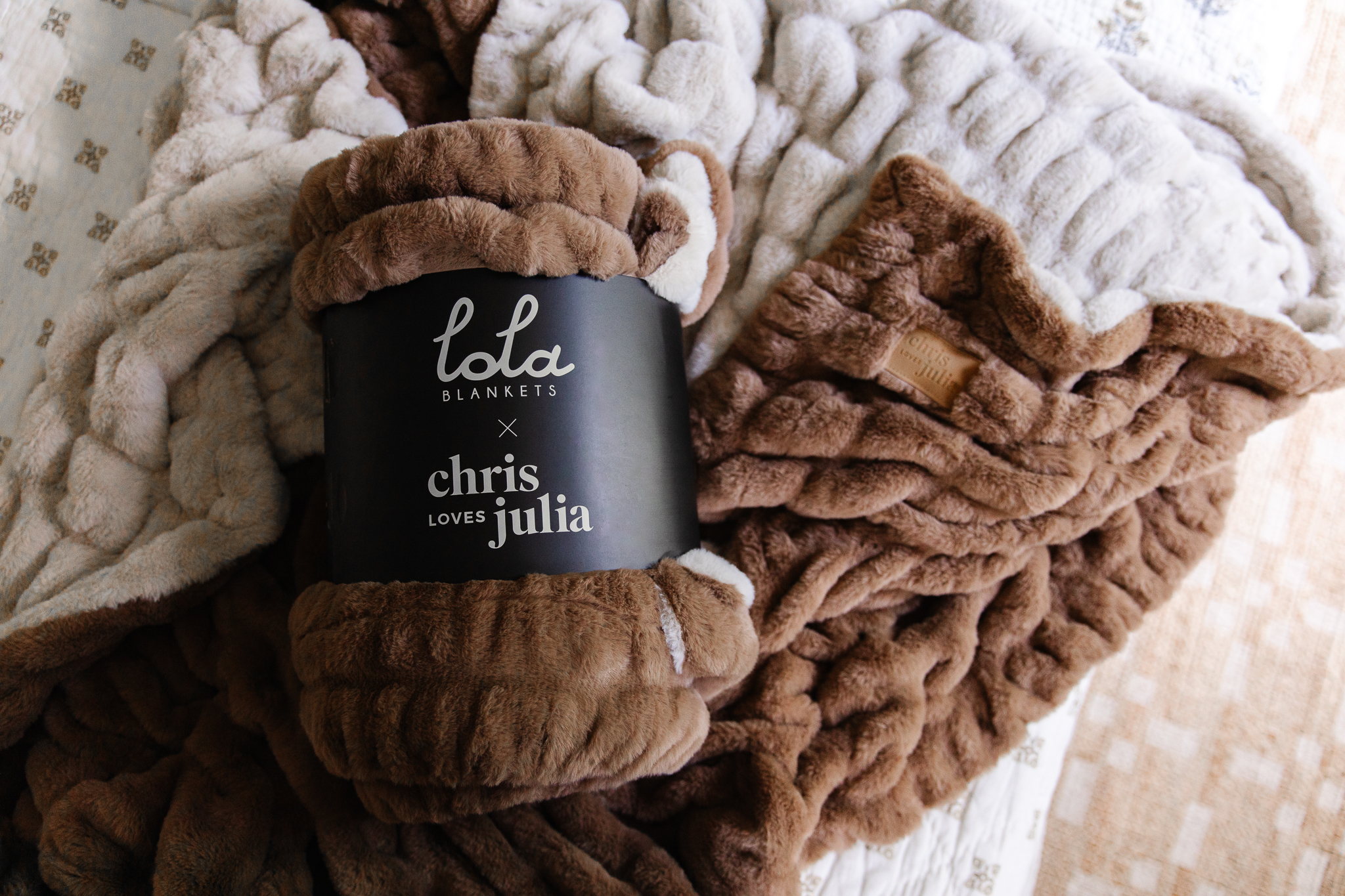 Chris Loves Julia | The new CLJ x Lola Blankets color A La Mode