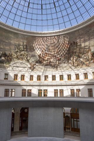 Bourse opening announcement dome
