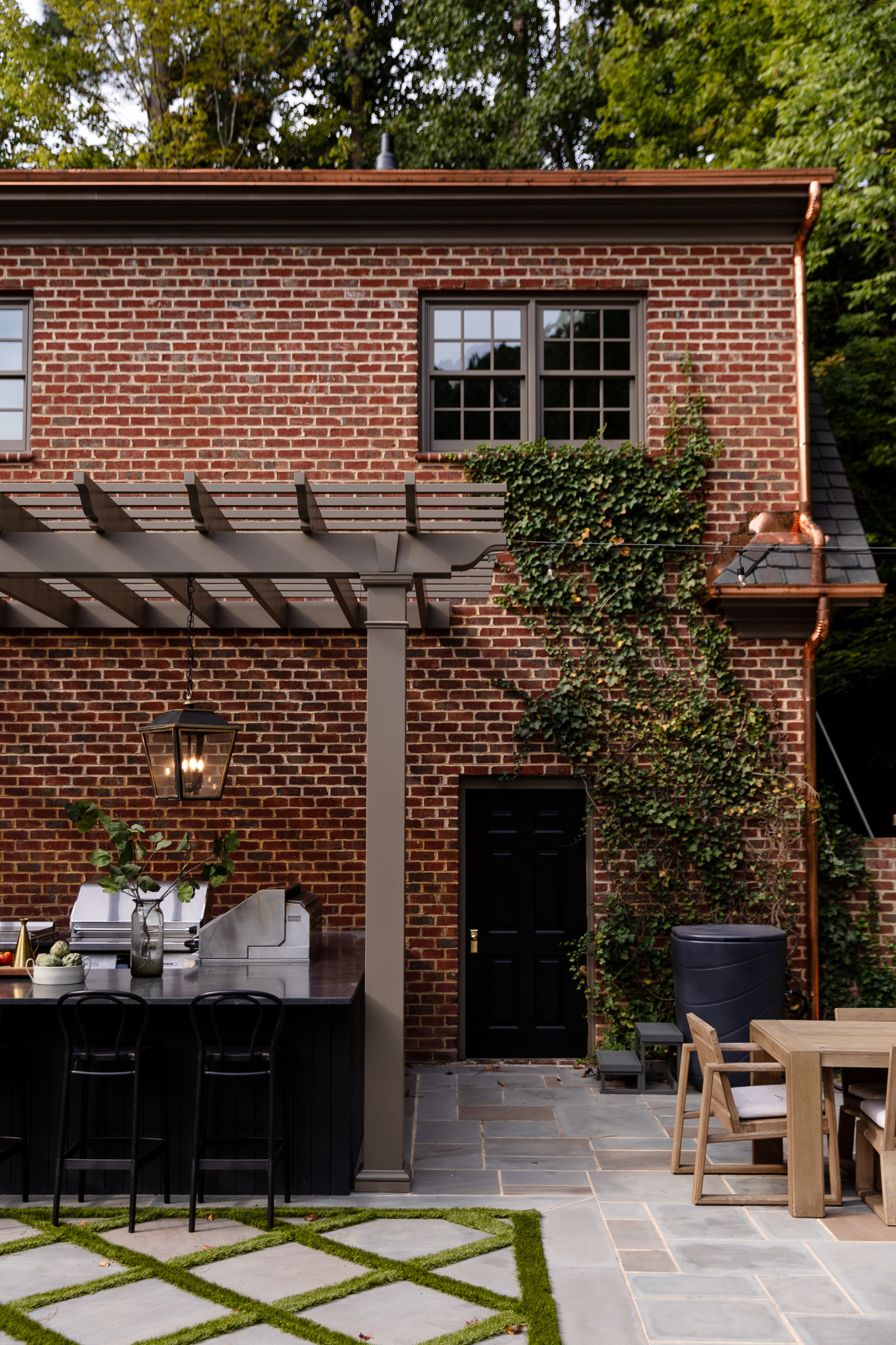 Backyard outdoor kitchen