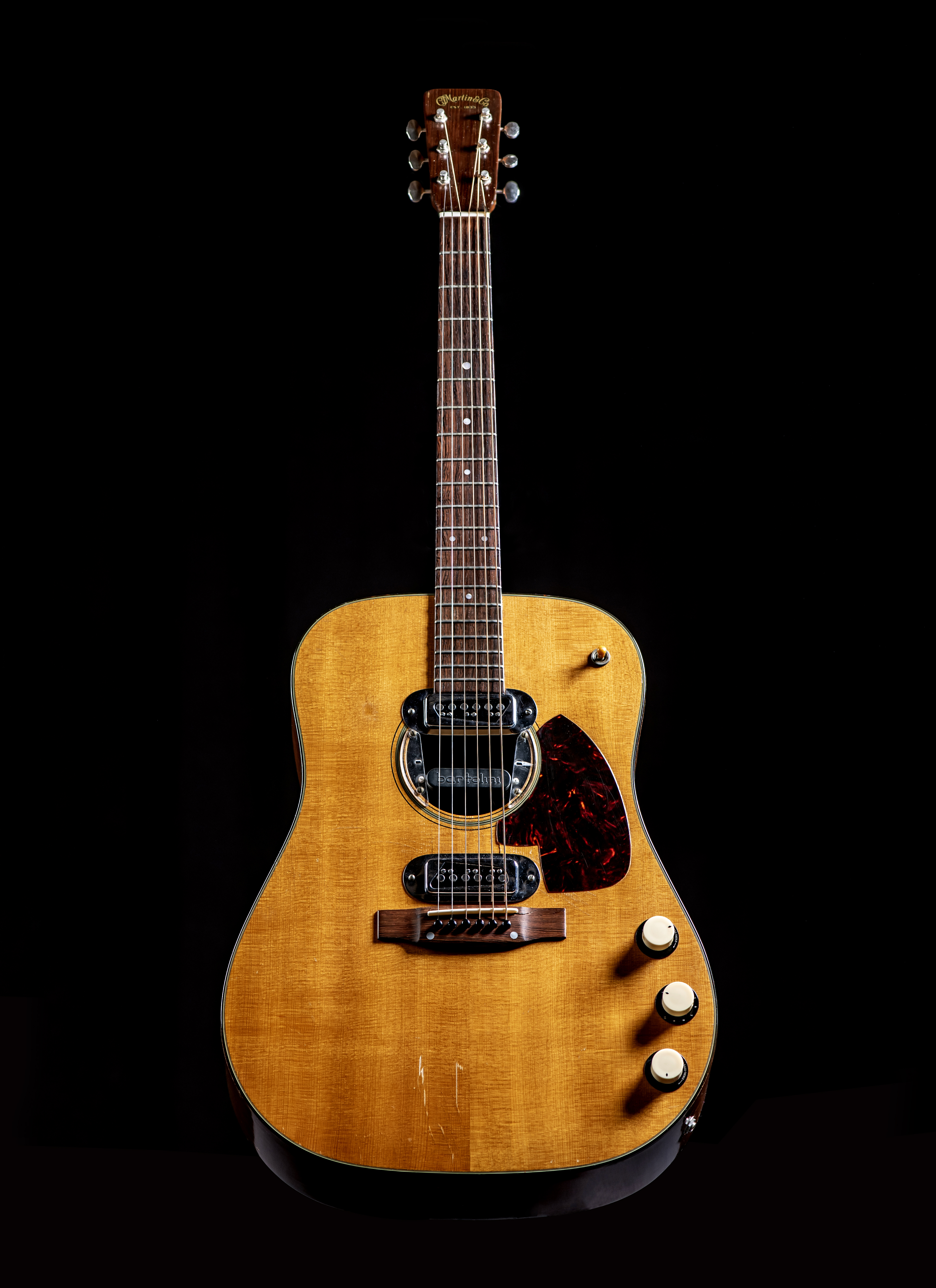 Kurt Cobain Martin D-18E guitar at the Royal College of Music 2. Credit_ Phil Rowley