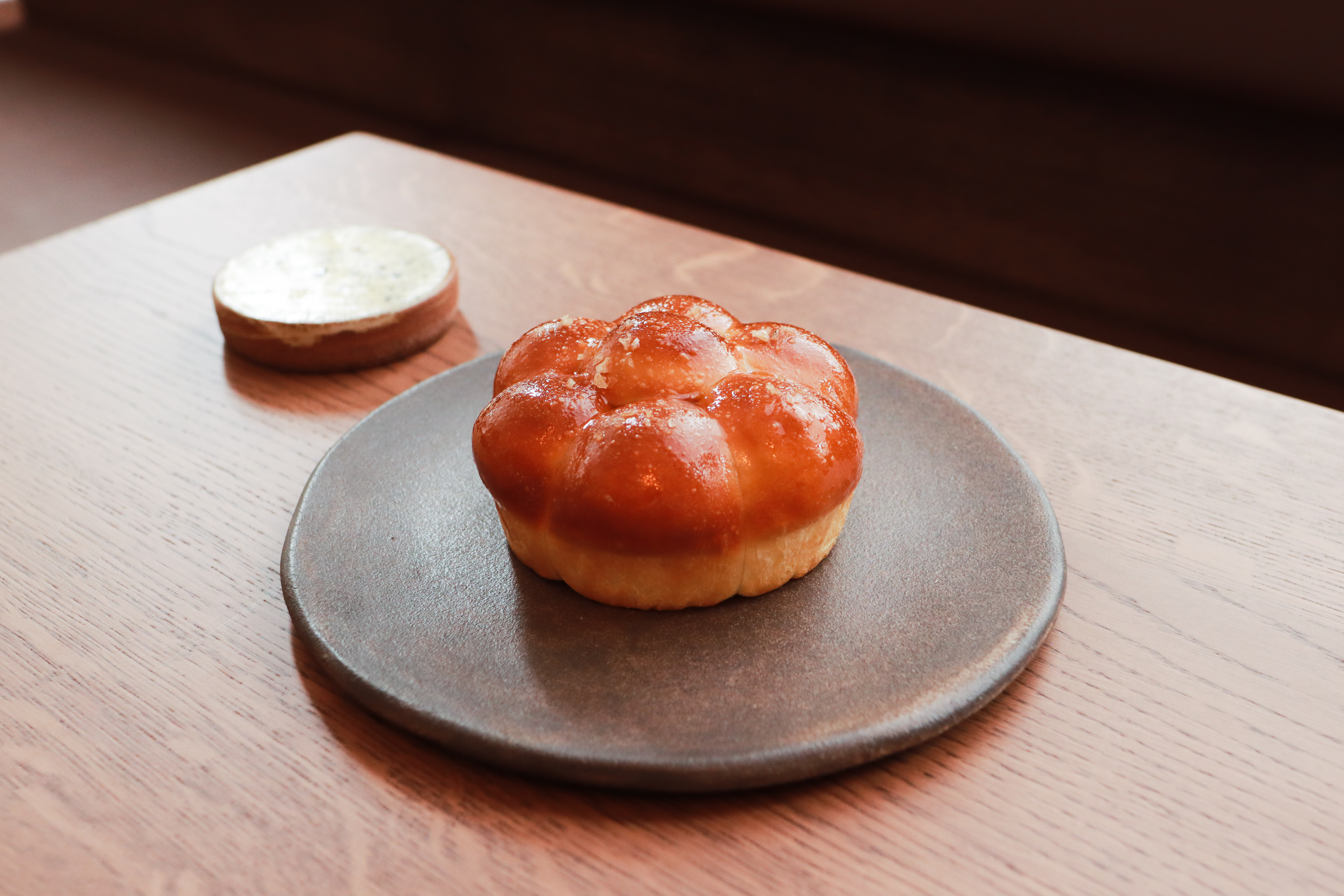 Parker House Roll with laver butter