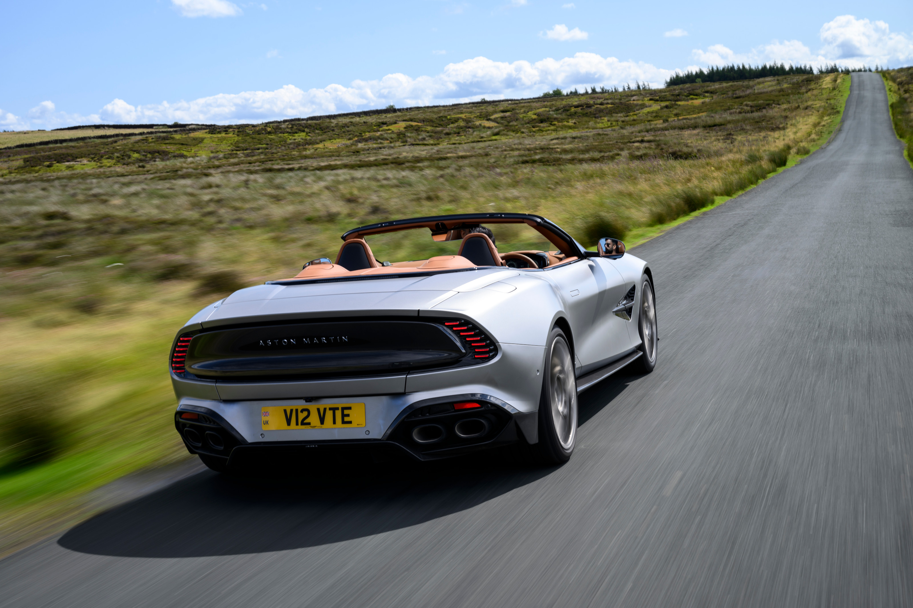 Aston Martin Vanquish Volante