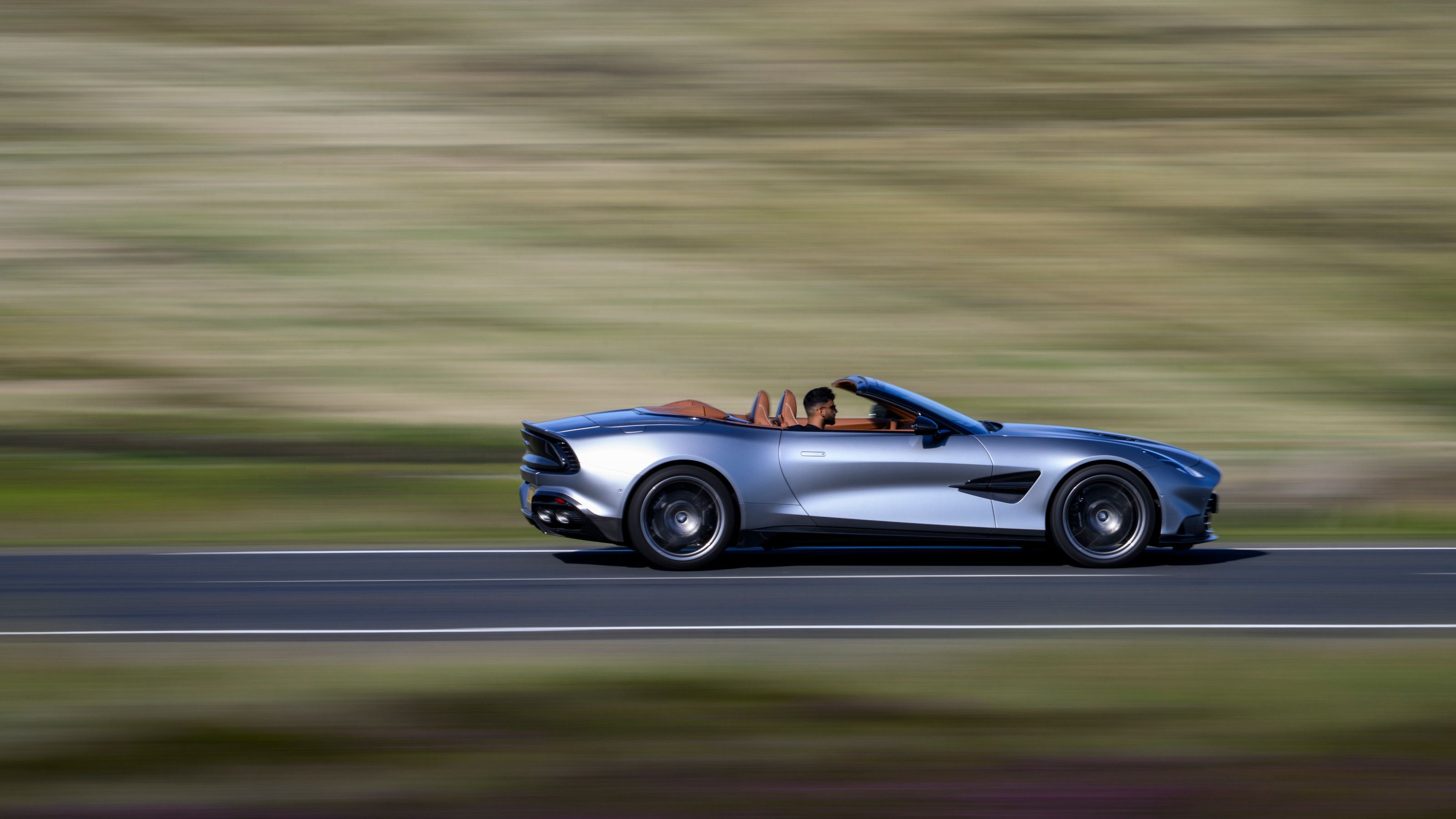 Aston Martin Vanquish Volante