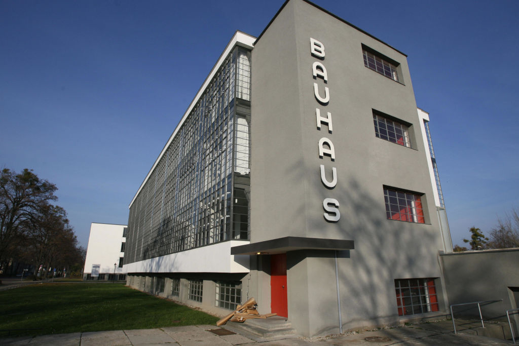 Famous modernist architects bauhaus walter gropius