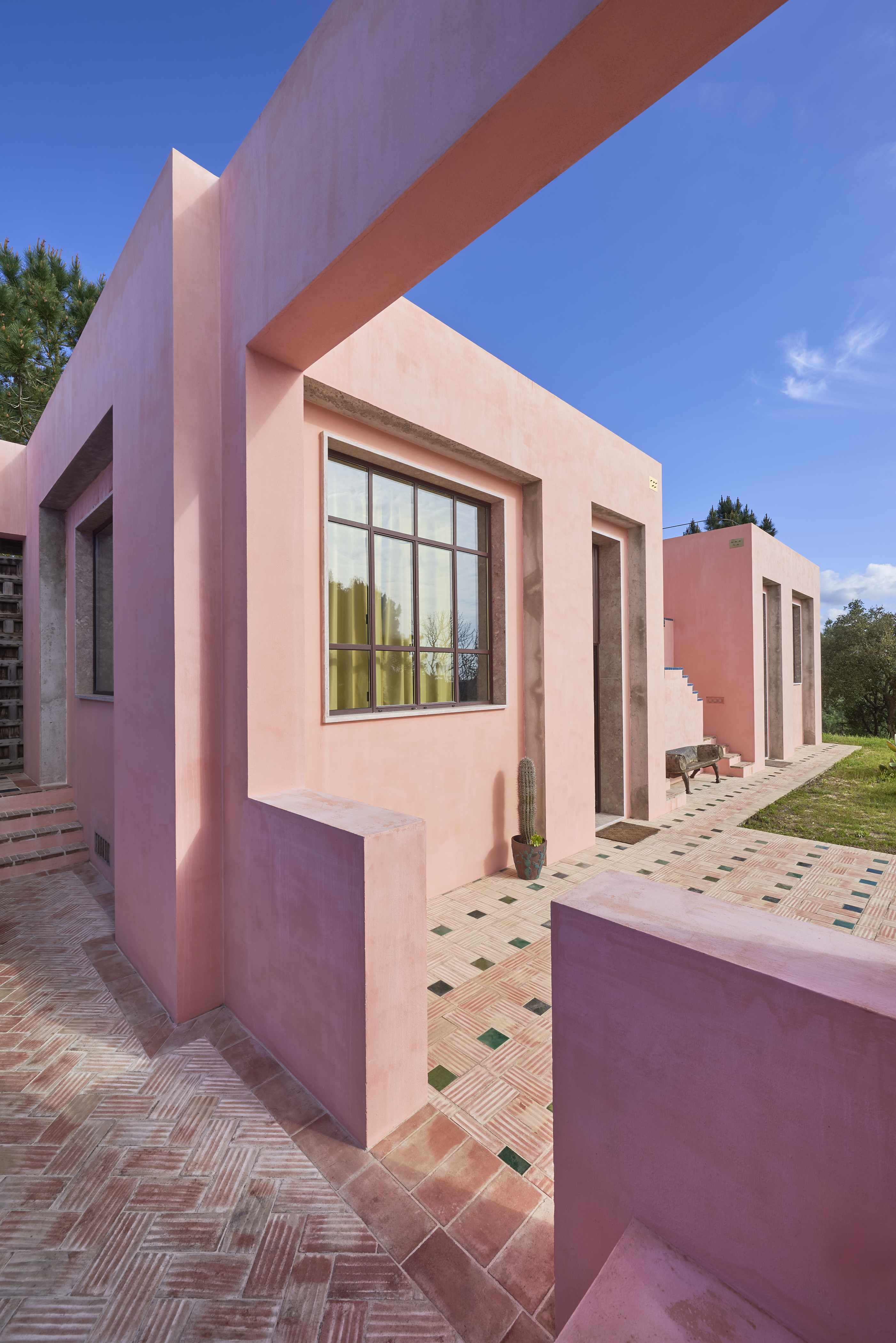 christian louboutin vermelho hotel new villas