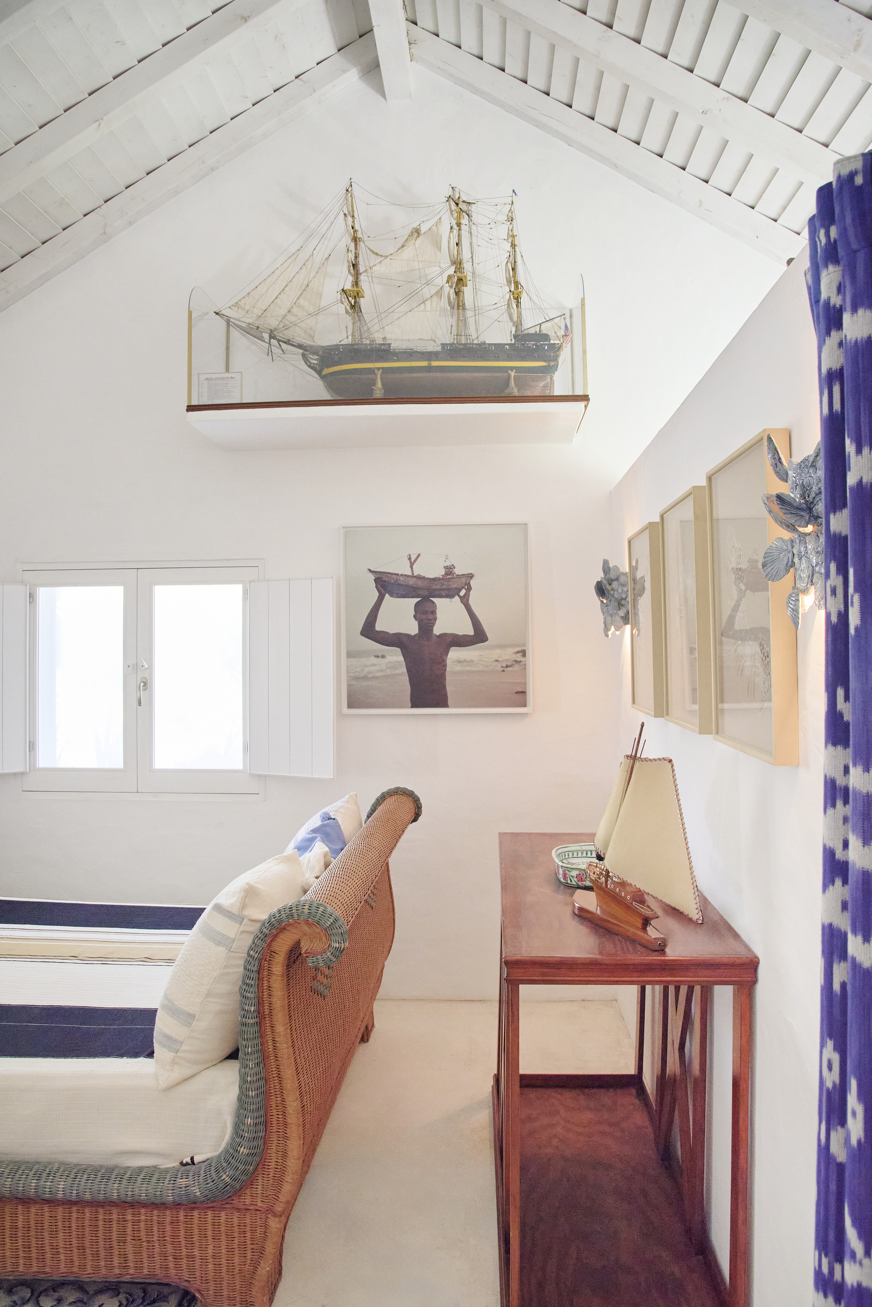 christian louboutin vermelho hotel new villas