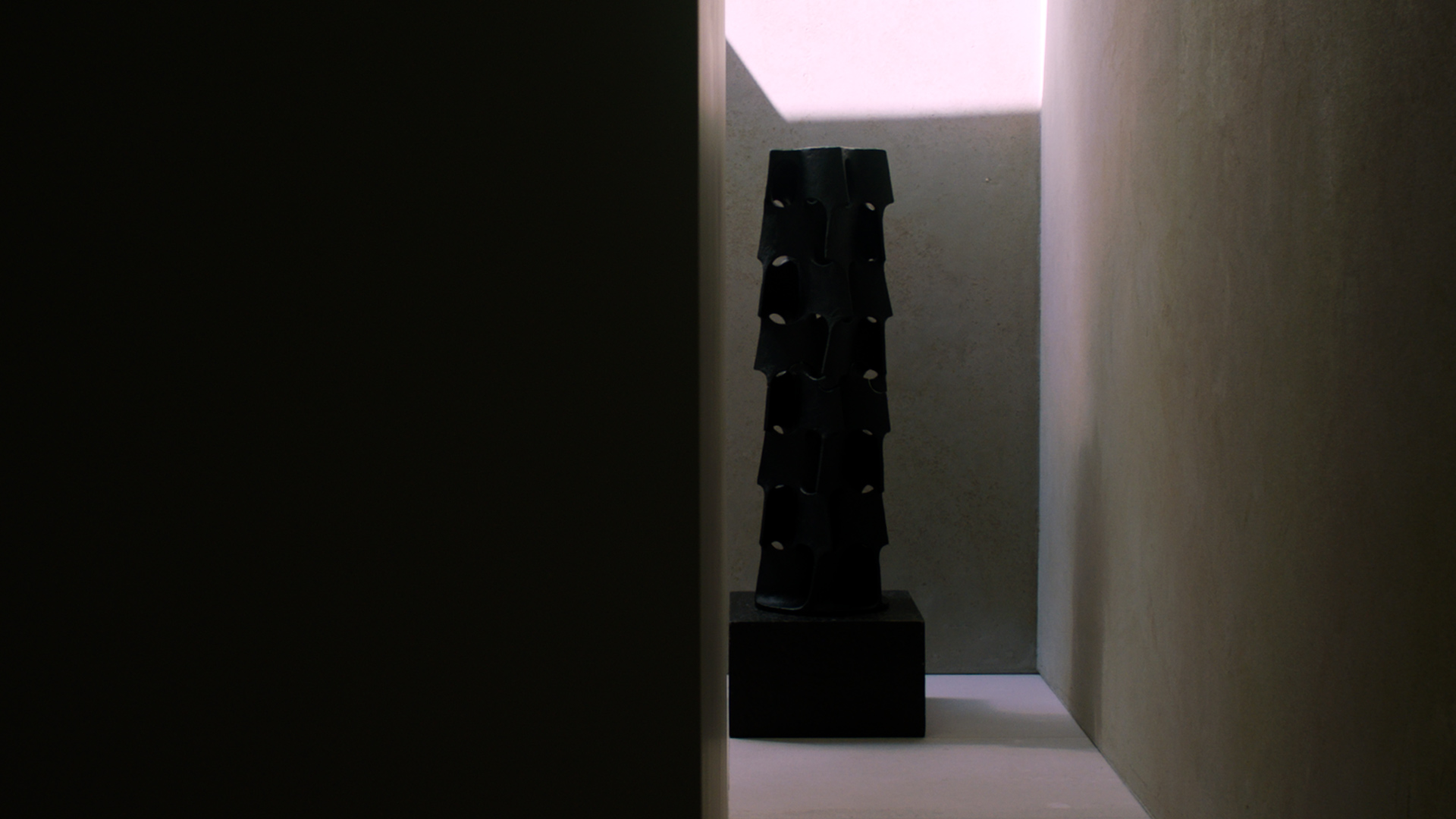 still from The Stuff that Surrounds: glenn sestig