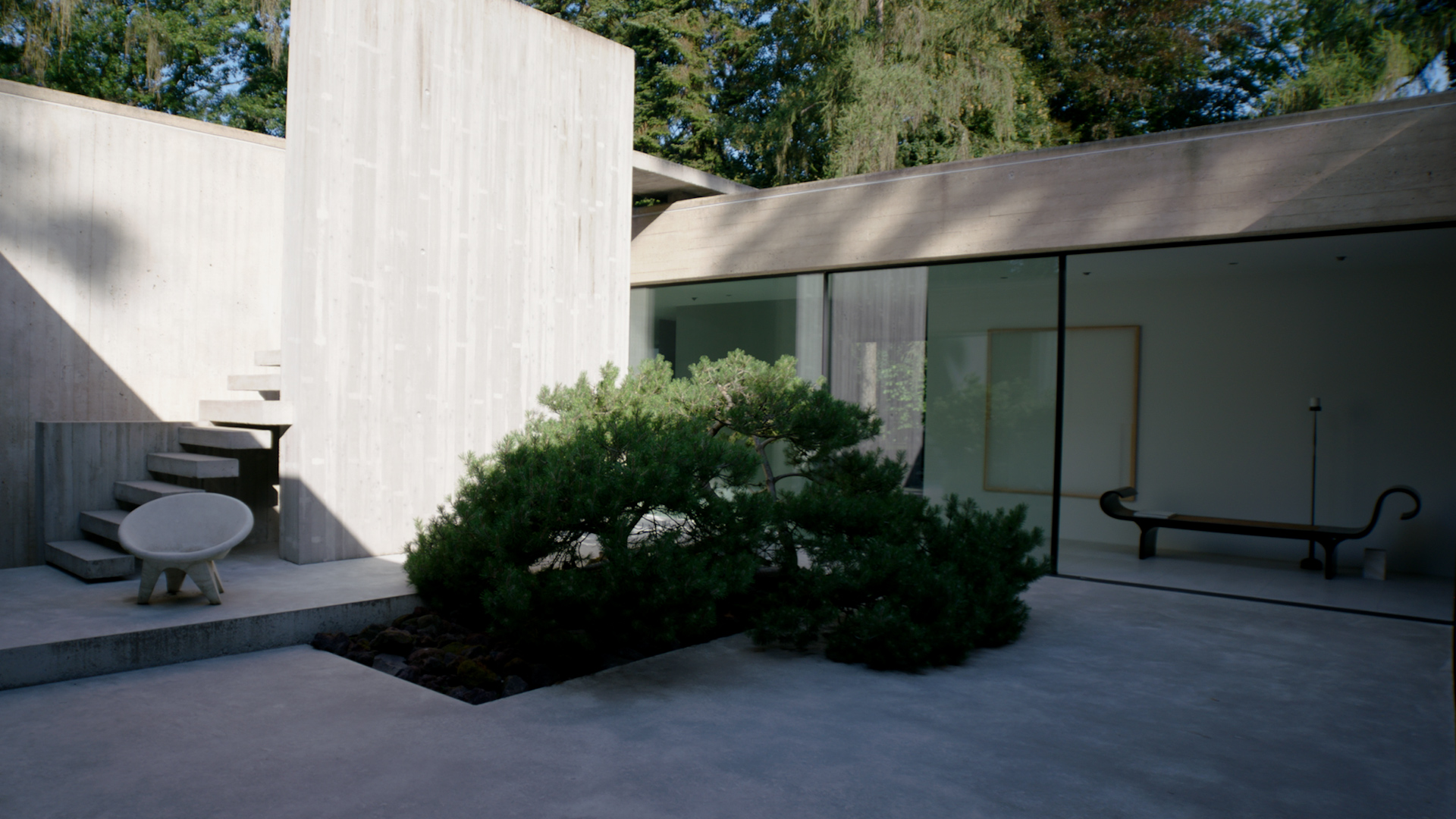 still from The Stuff that Surrounds: glenn sestig