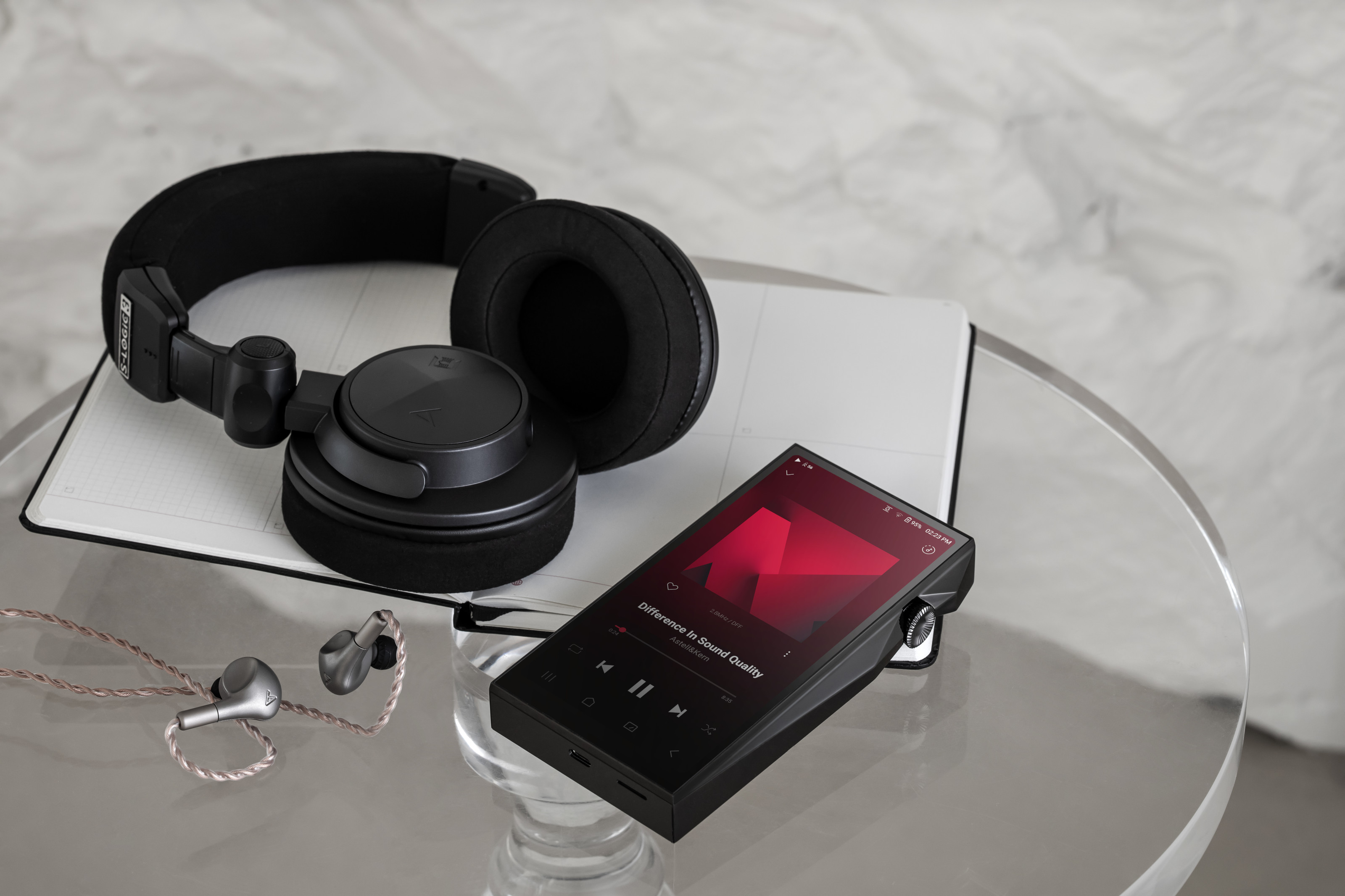Astell&Kern A&ultima SP4000, detail of the LED crown