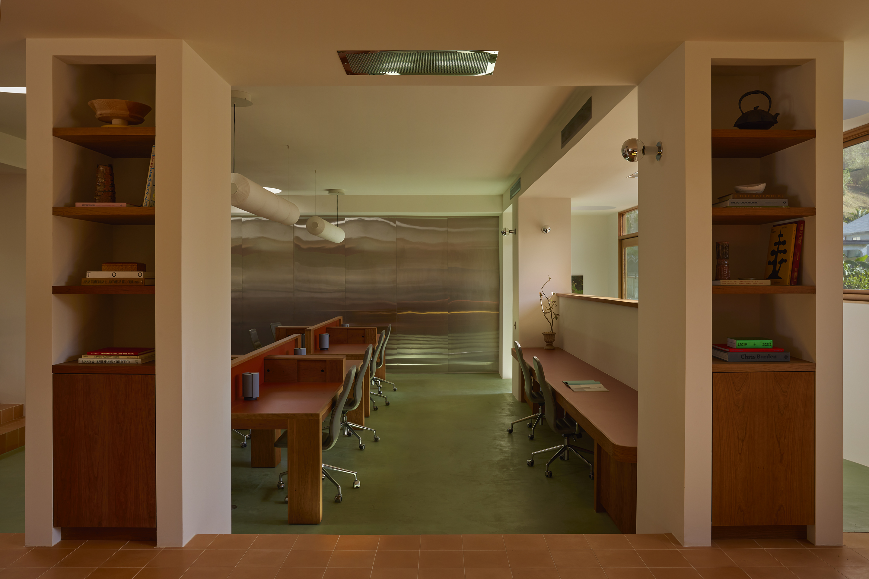 office furnished with cherry wood and terracotta tiles in Los Angeles