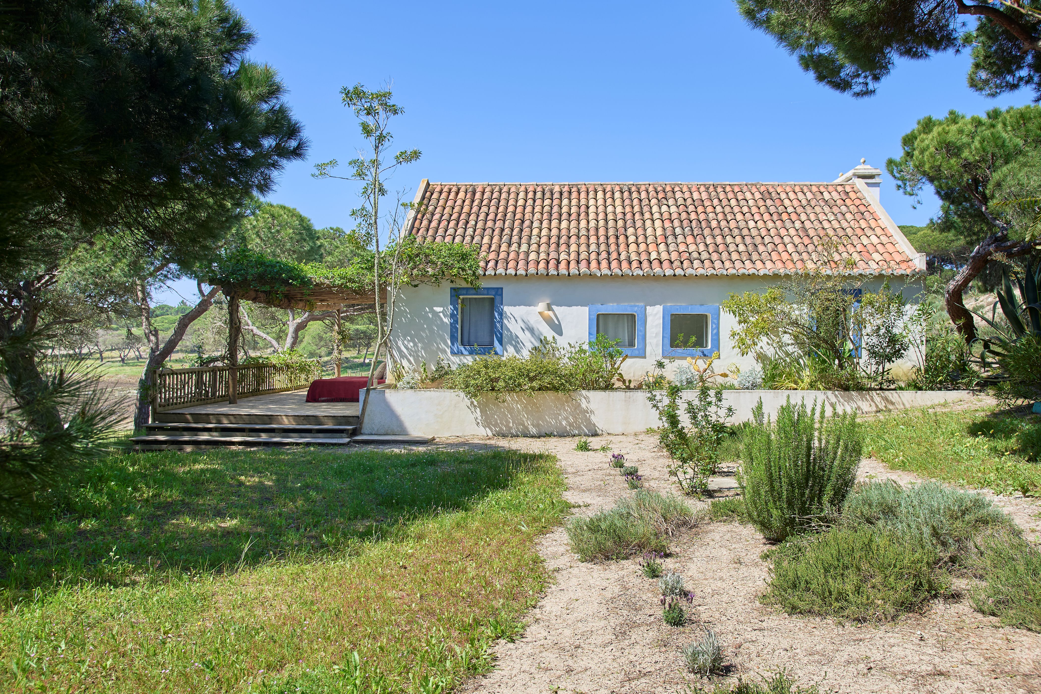 christian louboutin vermelho hotel new villas