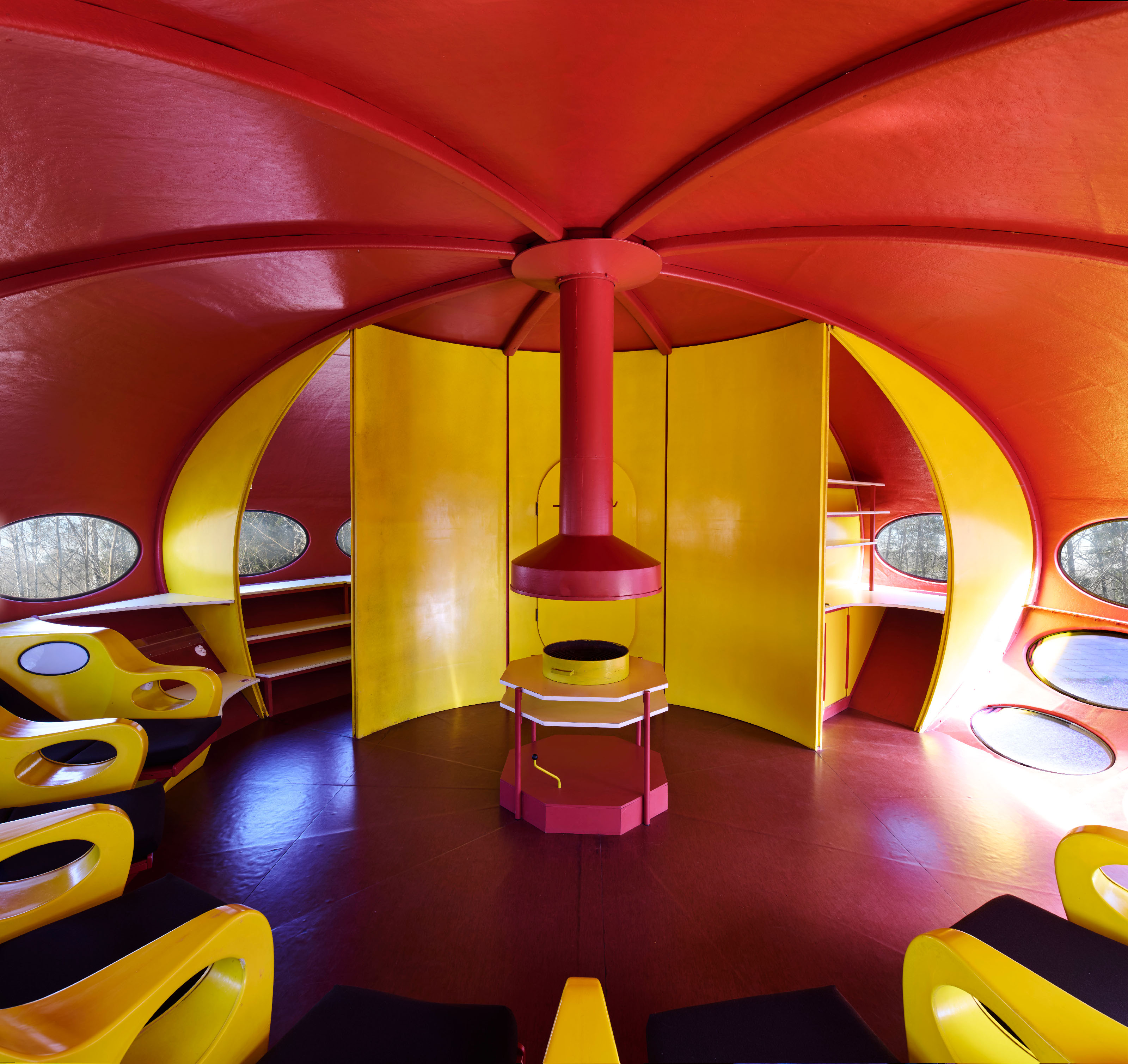 Futuro House, 1968, Matti Suuronen, WeeGee Exhibition Centre, Espoo, Finland