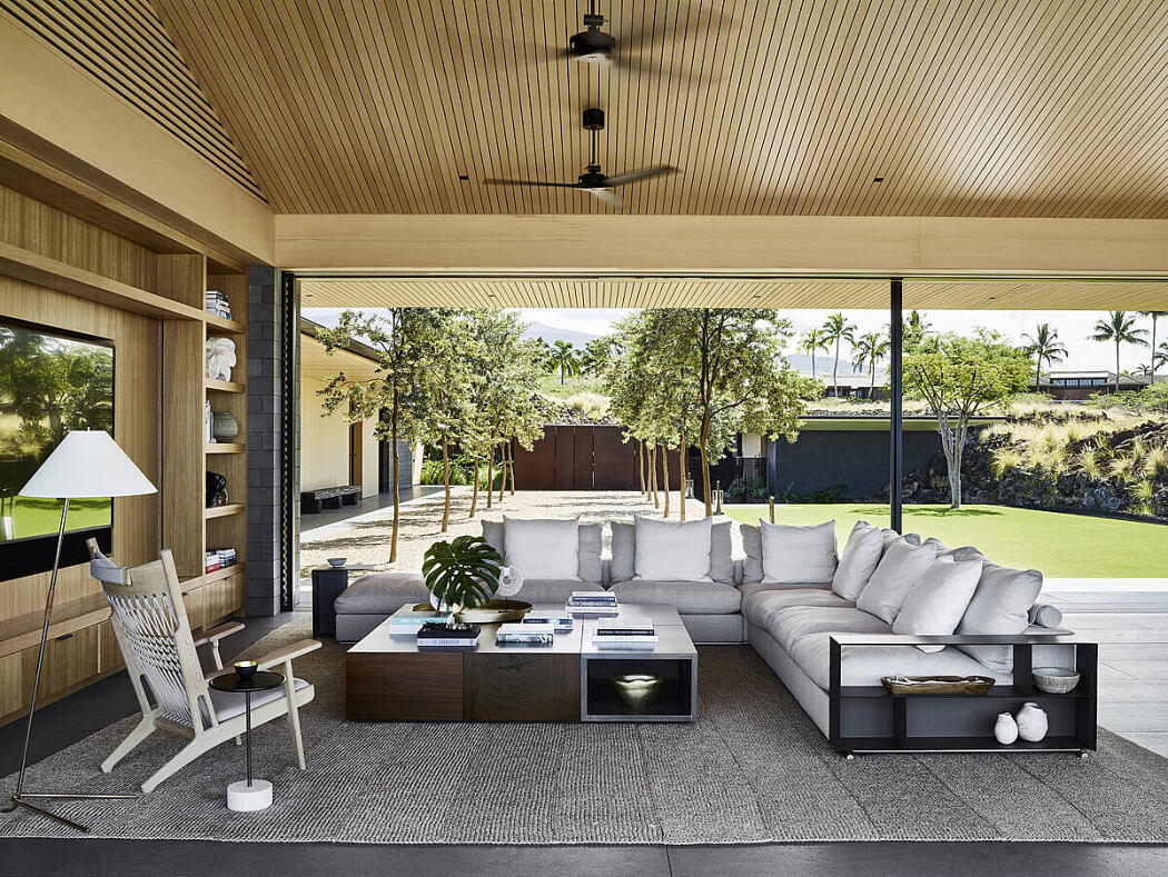Flexform Groundpiece sofa in Hawaii home