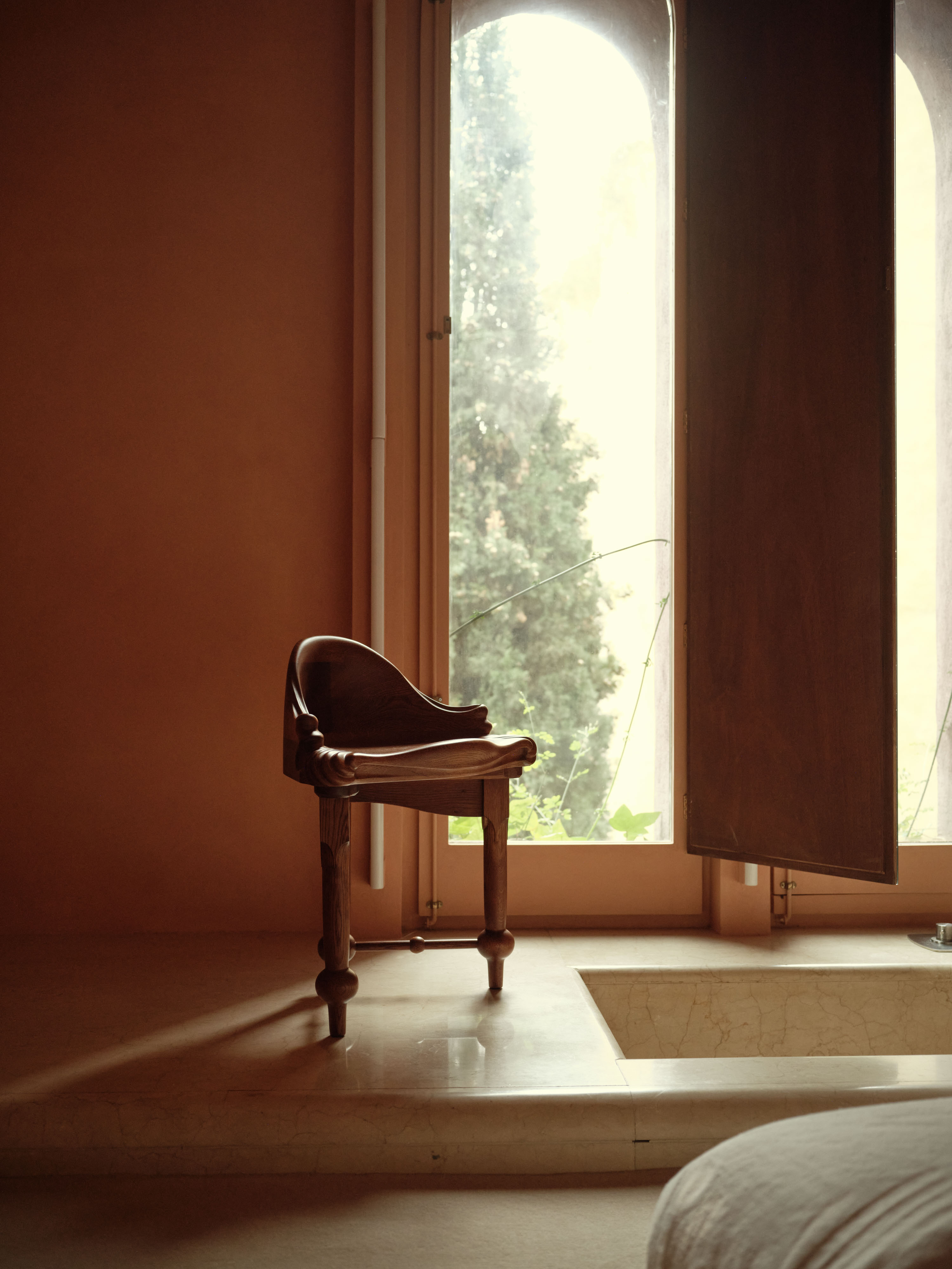 Antoni Gaud&amp;iacute; chair