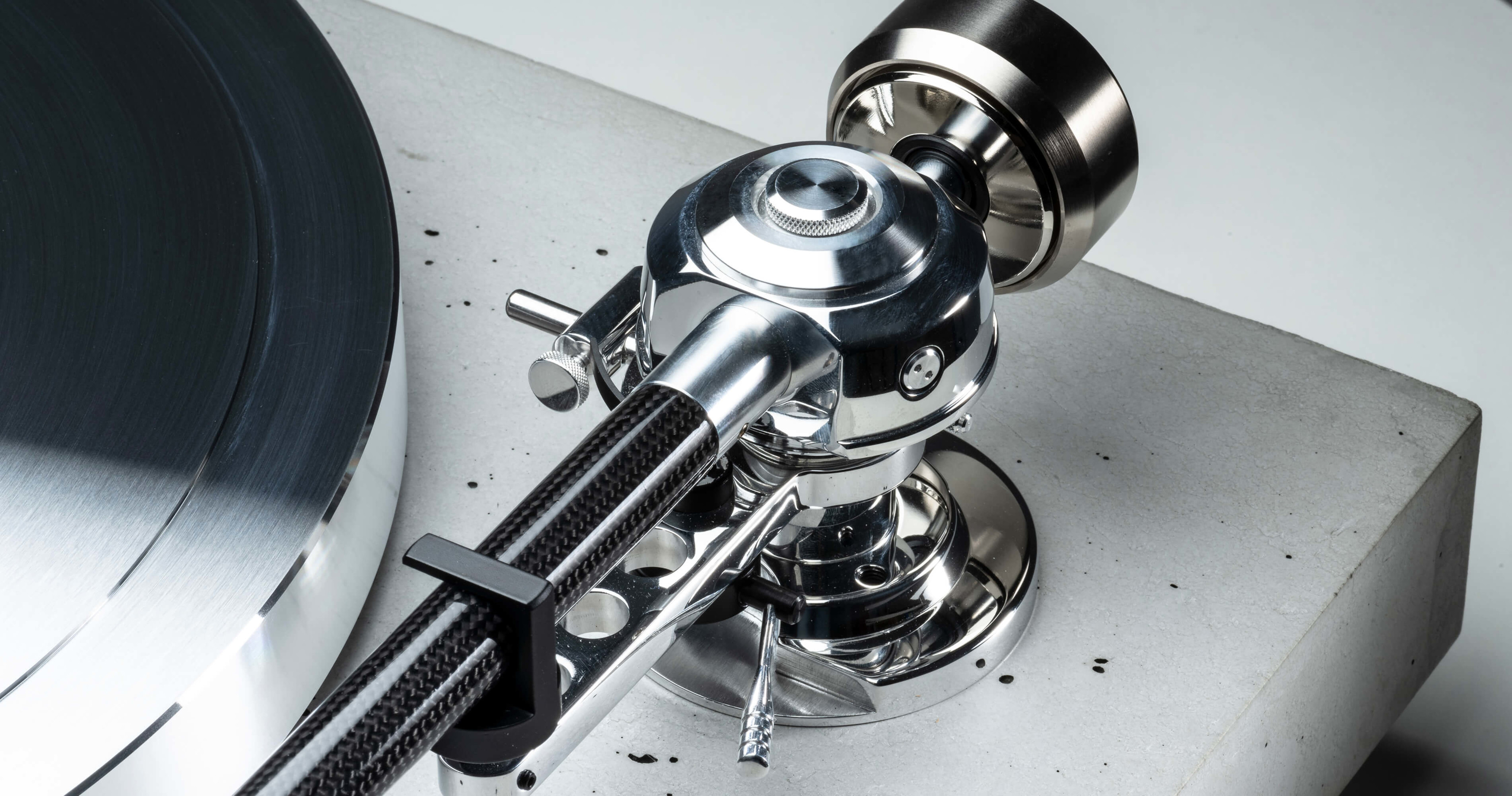 EAT C-Dur Concrete turntable