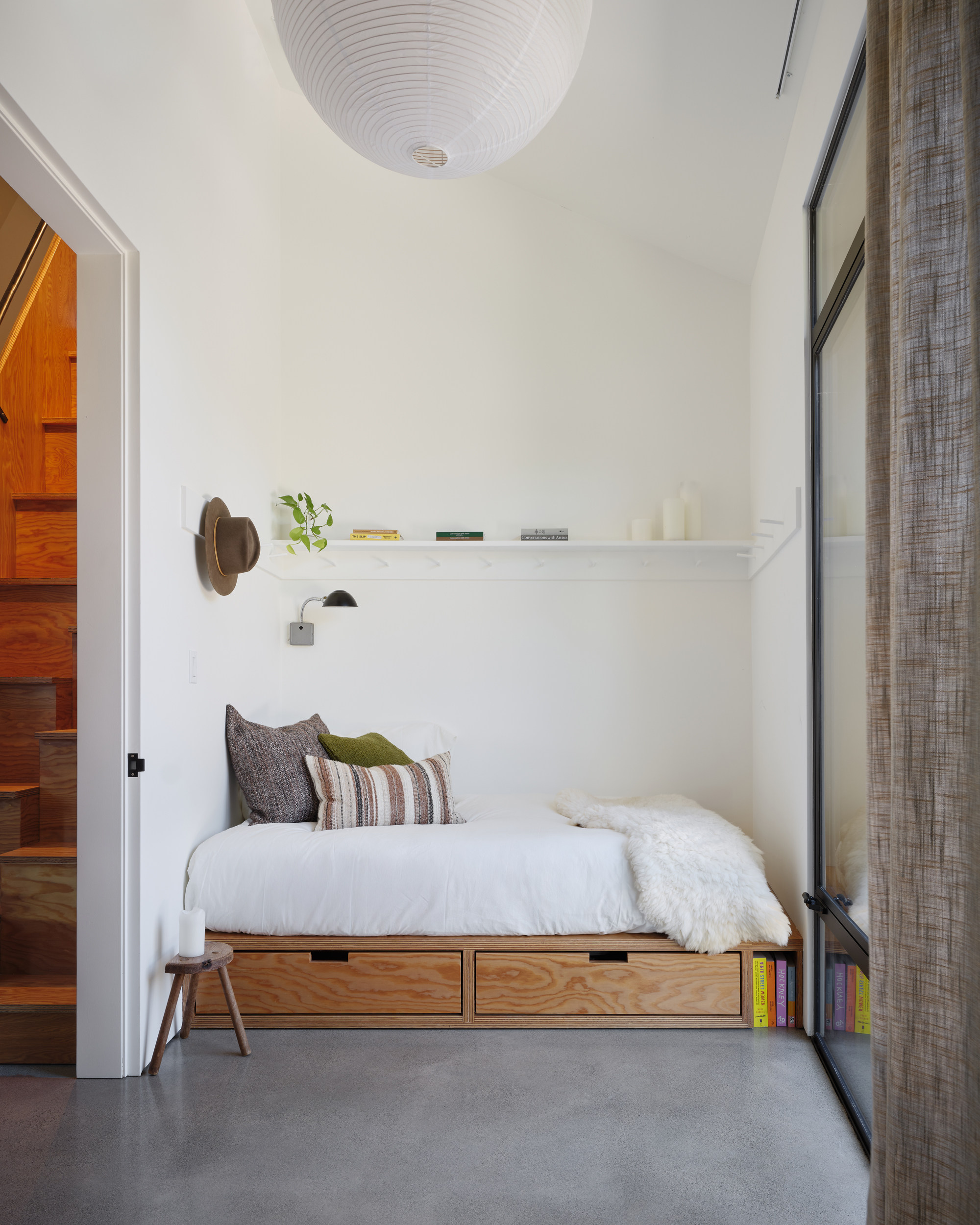 The main artist's bedroom at iolair