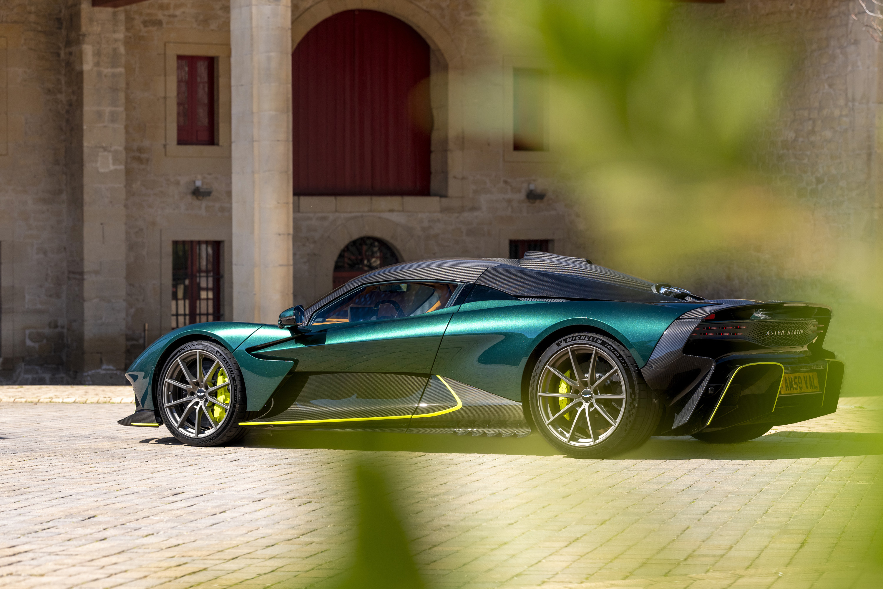 Aston Martin Valhalla