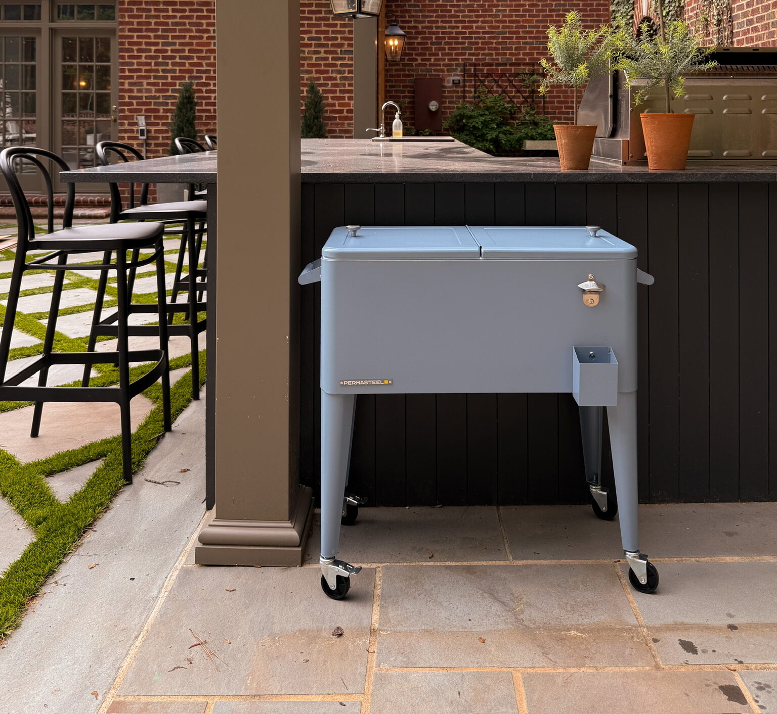 Outdoor Entertaining Essentials (and the coolest cooler!)