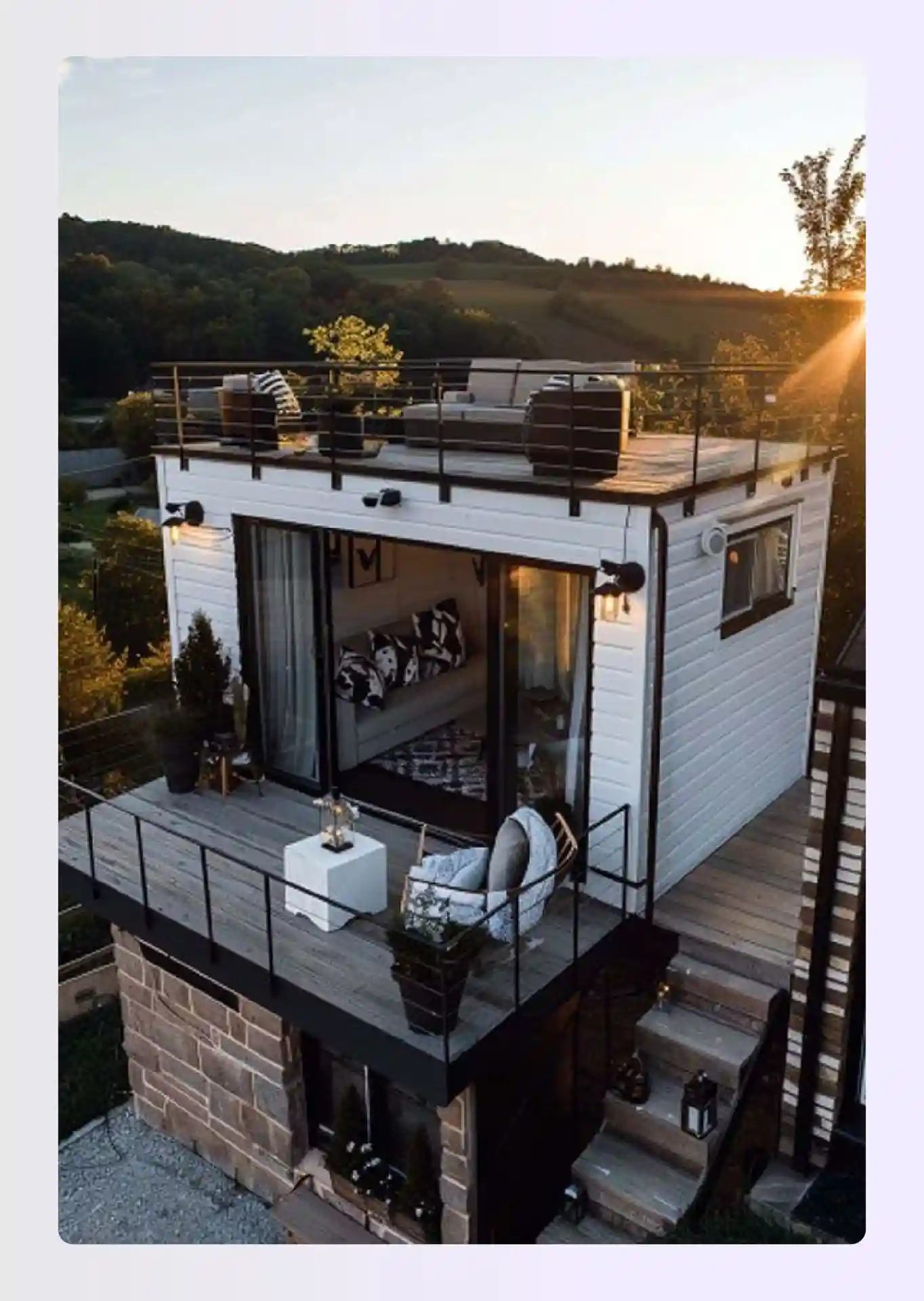 Rooftop terrace tiny home with accessible flat roof 